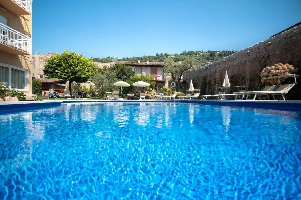 Hotel Romeo Torri Del Benaco Luaran gambar