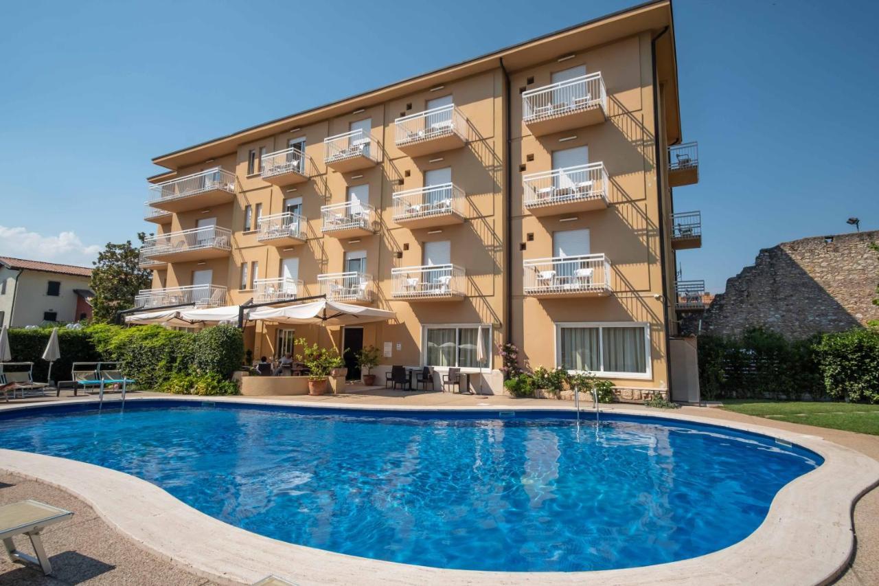Hotel Romeo Torri Del Benaco Luaran gambar