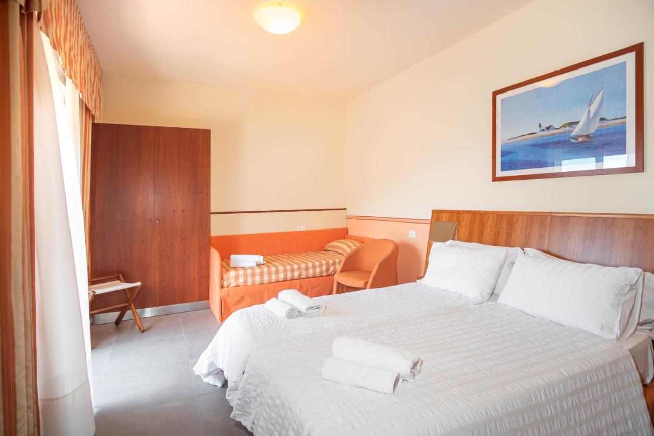 Hotel Romeo Torri Del Benaco Luaran gambar