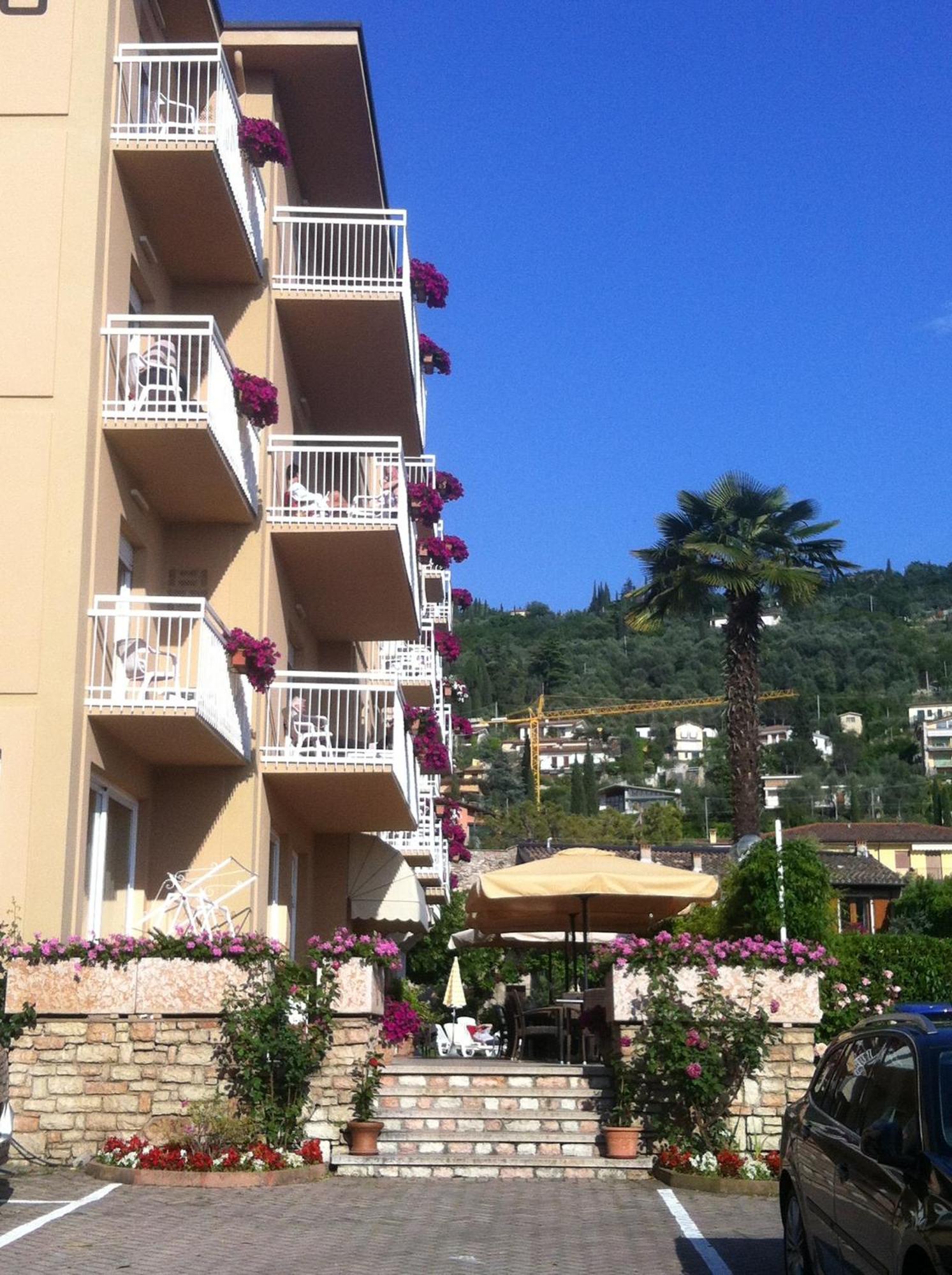 Hotel Romeo Torri Del Benaco Luaran gambar