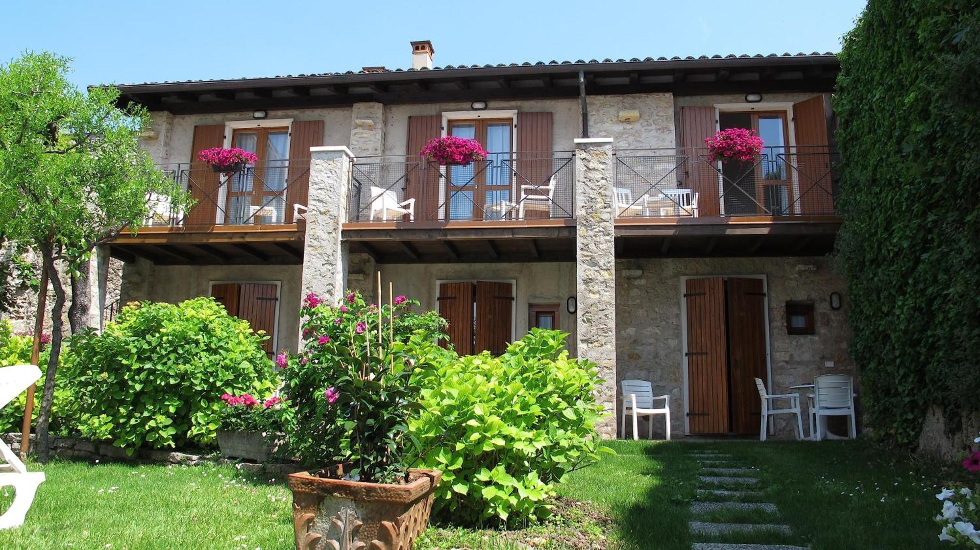 Hotel Romeo Torri Del Benaco Luaran gambar