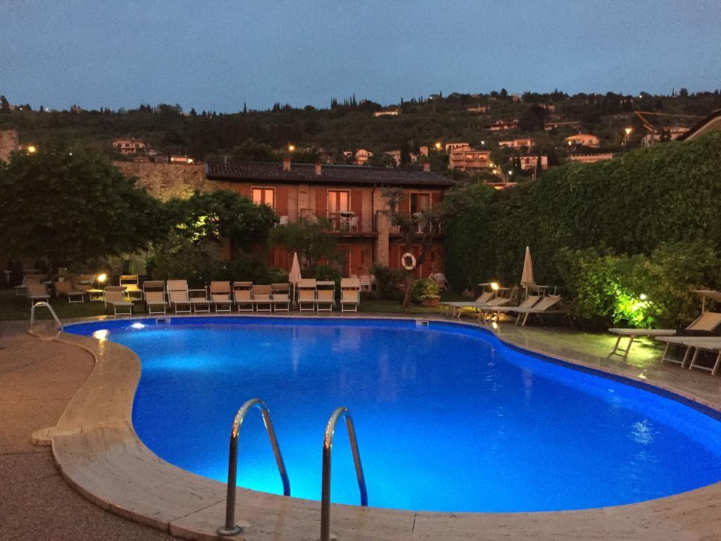 Hotel Romeo Torri Del Benaco Luaran gambar